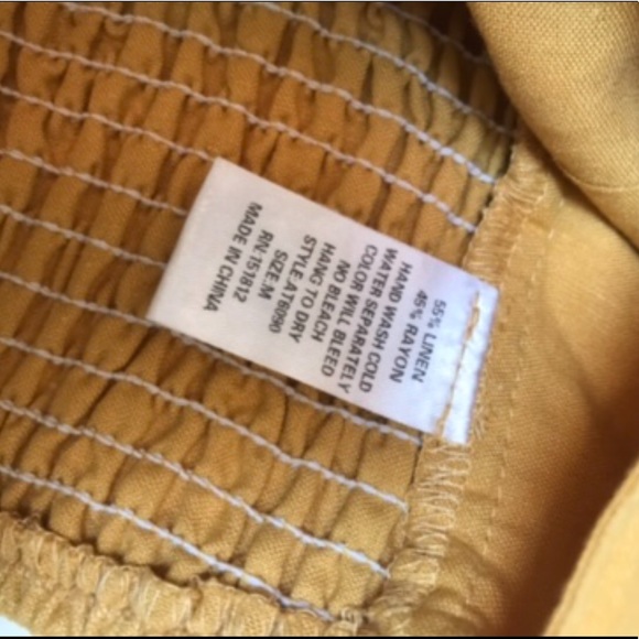 Adorable Mustard Yellow Button down Crop | M - Picture 4 of 6